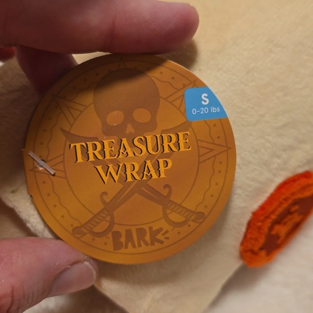 BARK DOG TOY NWT TREASURE WRAP‎